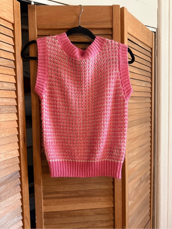 Wilfred Sweaters - Wilfred Pink & Cream Sleeveless Knit Sweater Vest